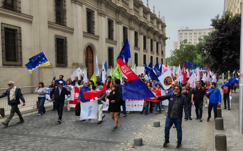Mesa del Sector Público entrega petitorio y exige reajuste real de 2% al Gobierno