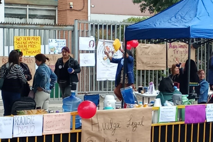 Concluye huelga en emblemático liceo de Lo Prado: empleador rechazó reajuste de $6.000 