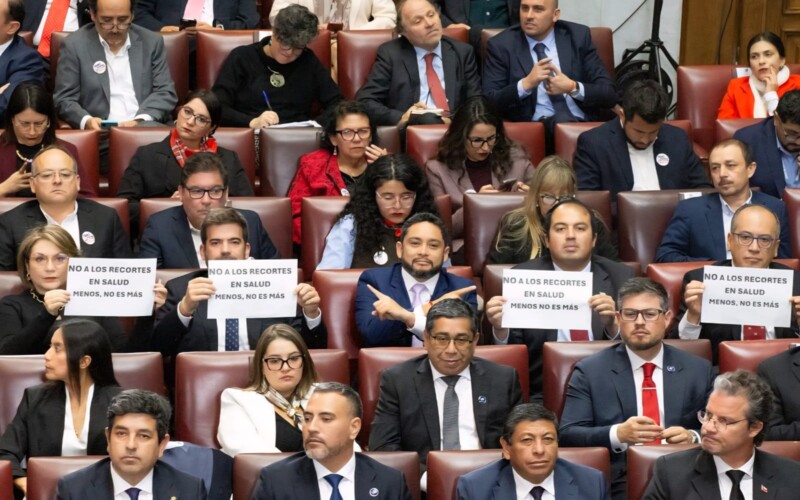 Cuenta Pública: Trabajadores de la Salud Pública rechazan omisión sobre recortes del 2,5% al sector
