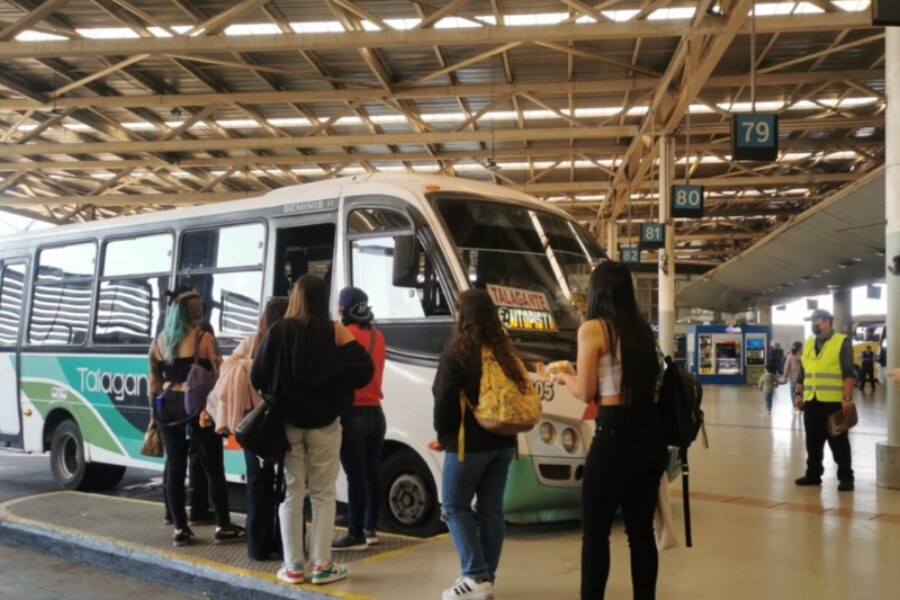 Conductores de Bupesa inician movilizaciones por sueldos impagos y turnos de hasta 18 horas diarias